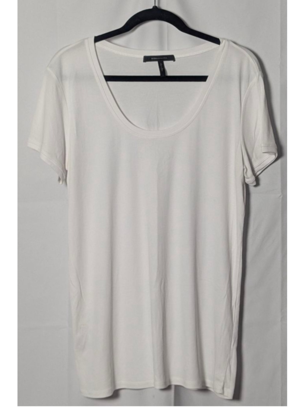 BCBGMAXAZRIA White Scoop Neck Short Sleeve Tee Large